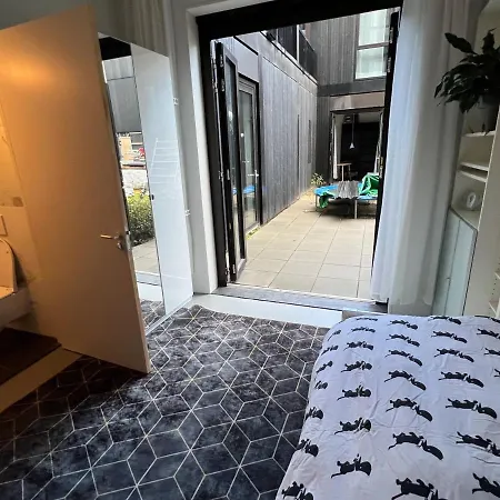 Spacious , New And Comfortable Lägenhet