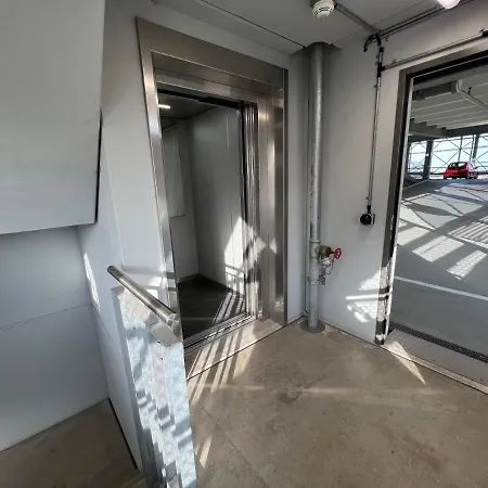 Spacious , New And Comfortable Lägenhet *